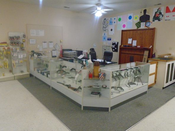 Siddens Indoor Shooting Range & Gun Sales: 10775 Buckhart Road, Rochester, IL 62563